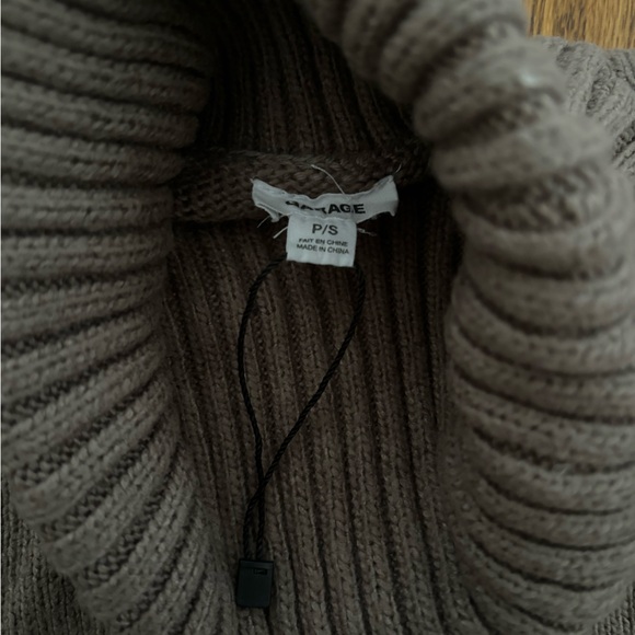 Garage cropped turtleneck sweater - Picture 3 of 3